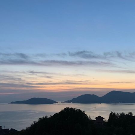 Appartamento La Serra Di Angela A Lerici Eksteriør billede